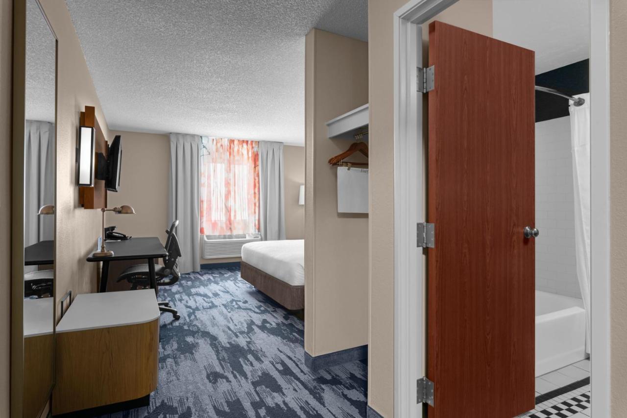 Fairfield Inn Кенневик Экстерьер фото