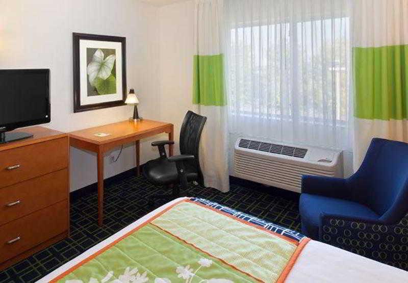Fairfield Inn Кенневик Экстерьер фото