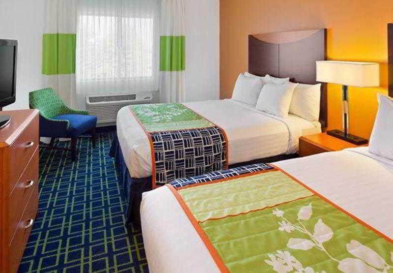 Fairfield Inn Кенневик Экстерьер фото